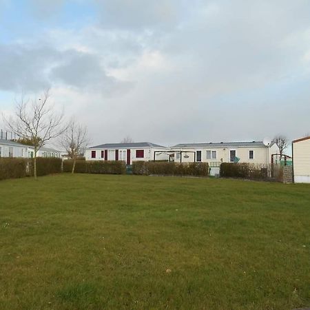 Luxe Vakantiechalet Met Omheinde Tuin Bredene 6Pers Экстерьер фото
